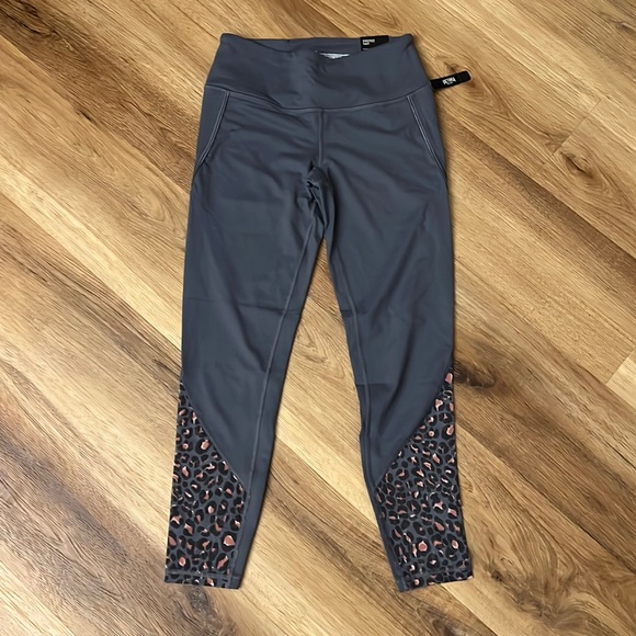 NWT Victoria’s Secret Grey/Leopard Knockout Tights - Picture 1 of 4